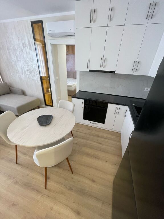 Appartamento 1+1 in affitto a Rruga Karl Gega, Tirana, 65 m². Foto 2 di 3