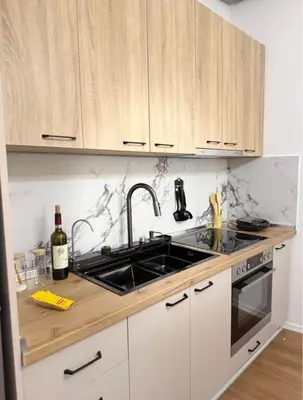 Apartament 1+1 me qera në Rruga e Kavajës, Tiranë, 80 m². Foto 3 nga 9