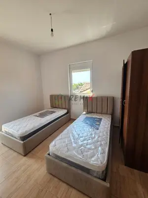 Apartament 2+1 me qera në Rruga Juba, Durrës, 91 m². Foto 2 nga 12