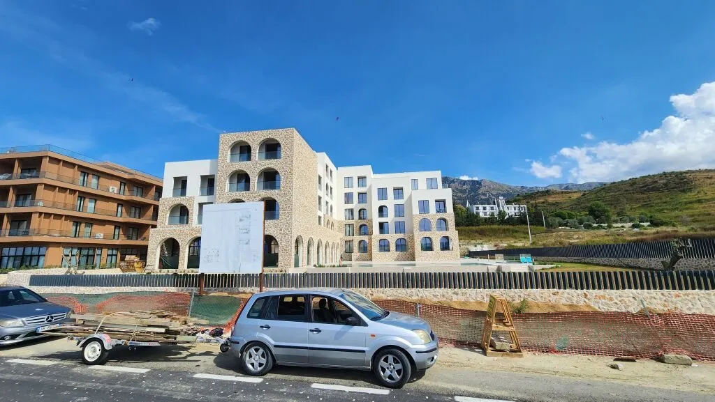Apartment 1+1 for sale in Radhimë, Vlorë, 86 m². Photo 1 of 8