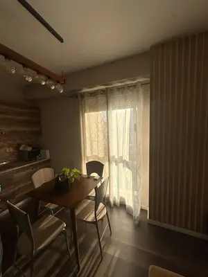 Apartament 1+1 me qera në Kompleksi Delijorgji, Tiranë, 65 m². Foto 2 nga 4