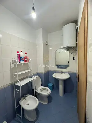 Appartamento 1+1 in affitto ad Astir, Tirana, 60 m². Foto 8 di 9