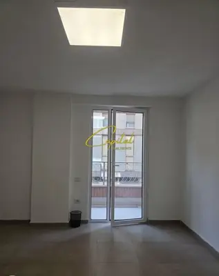 Ufficio in affitto ad Arena Kombëtare, Tirana, 74 m². Foto 5 di 6