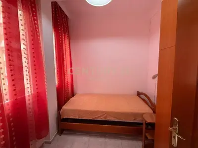 Apartament 2+1 me qera në Bulevardi Bajram Curri, Tiranë, 100 m². Foto 7 nga 8
