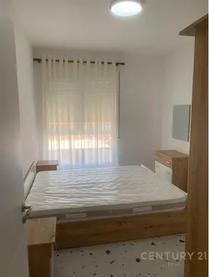 Apartament 1+1 me qera në Rruga 5 Maji, Tiranë, 60 m². Foto 7 nga 8