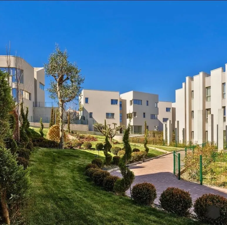 Villa in vendita a Liqeni i Thatë, Tirana, 176 m². Foto 1 di 3