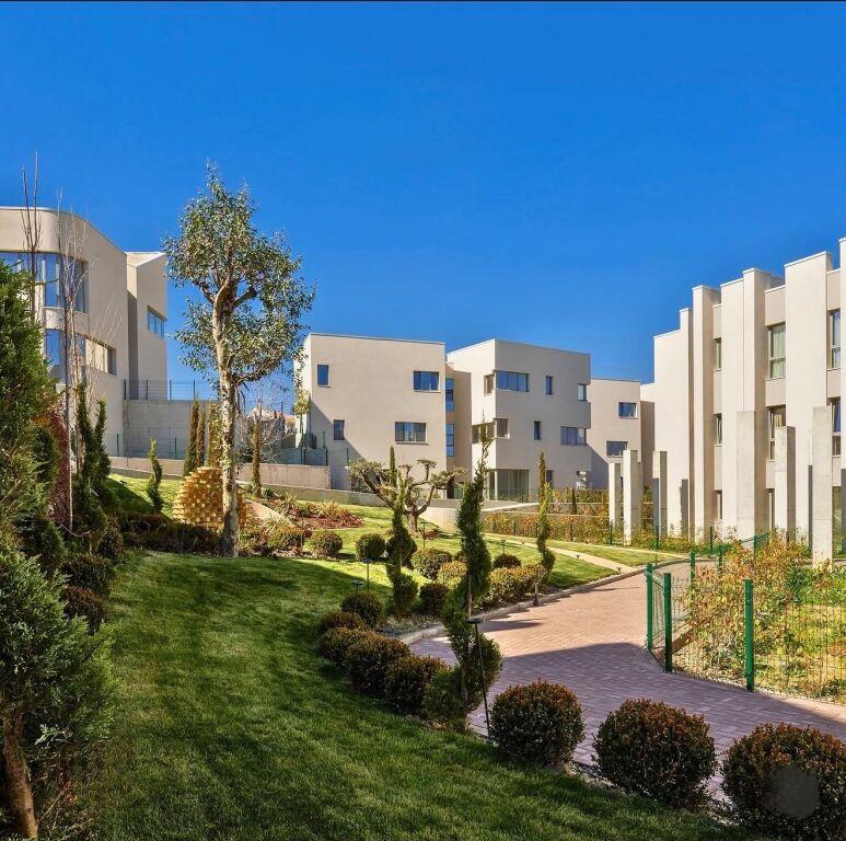 Vilë në shitje në Rezidenca Green Valley, Tiranë, 176 m²