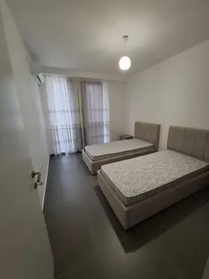 Apartament 3+2 me qera në Rruga 5 Maji, Tiranë, 110 m². Foto 3 nga 7