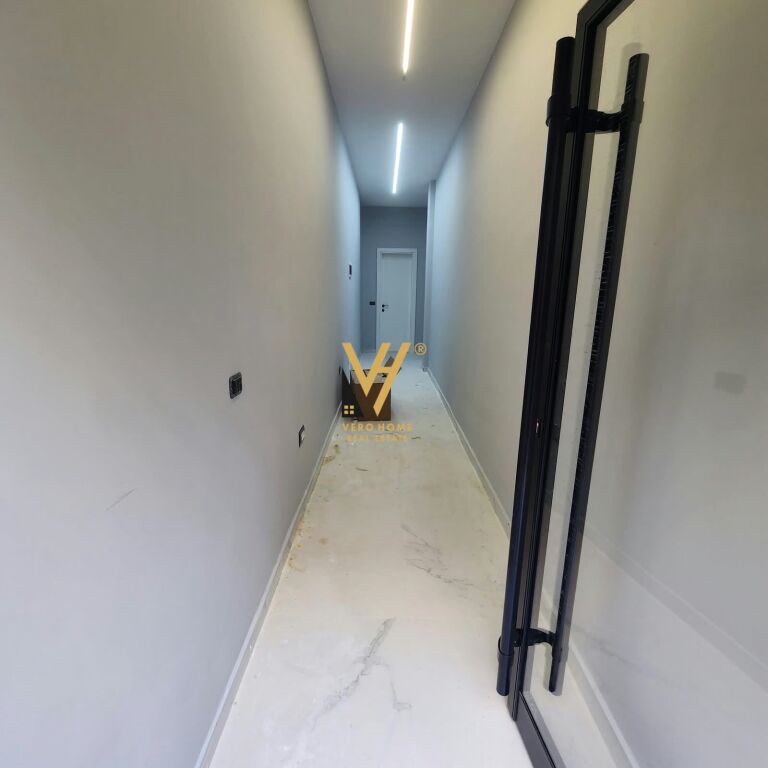 Dyqan në shitje në Rruga e Kosovarëve, Tiranë, 20 m². Foto 1 nga 1