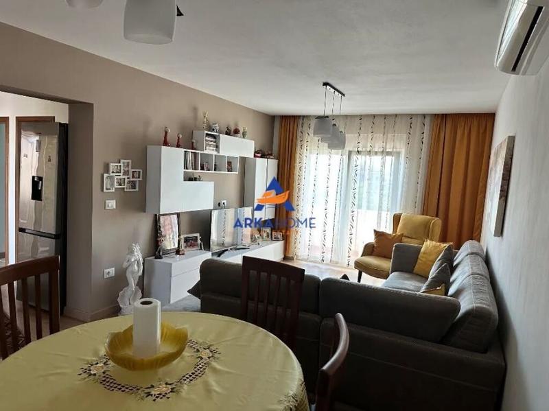Appartamento 2+1 in affitto a Brryli, Tirana, 75 m²