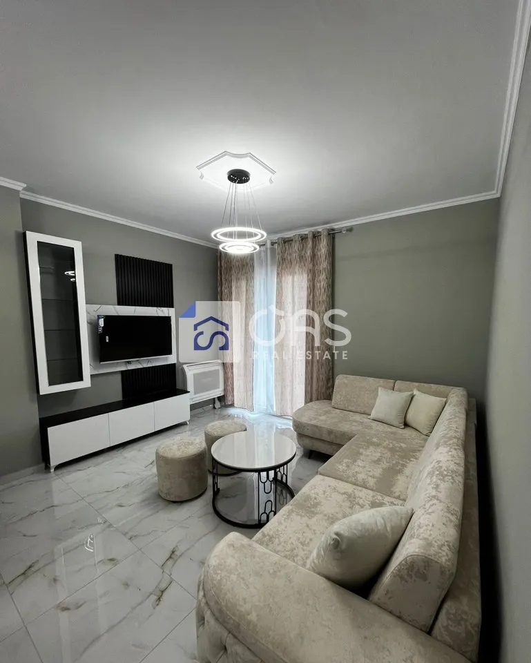 Apartament 1+1 me qera në Astir, Tiranë, 70 m². Foto 1 nga 5