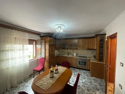 Apartament 2+1 në shitje në Lagjia 10, Korçë, 168 m². Foto 3 nga 9
