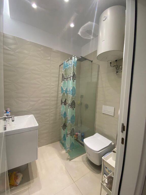 Appartamento 1+1 in affitto a Rruga 5 Maji, Tirana, 80 m². Foto 3 di 3