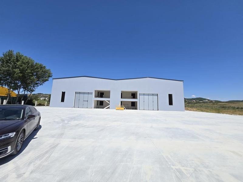 Magazzino in vendita a Manëz, Tirana, 1.787 m²
