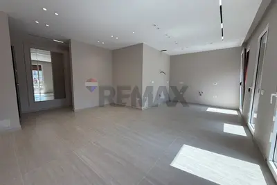Zyrë me qera në Rruga Sami Frashëri, Tiranë, 101 m². Foto 7 nga 12