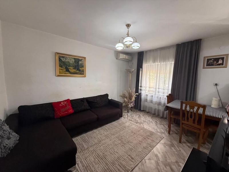 Apartament 2+1 në shitje në Sheshi Shtraus, Tiranë, 70 m². Foto 2 nga 7
