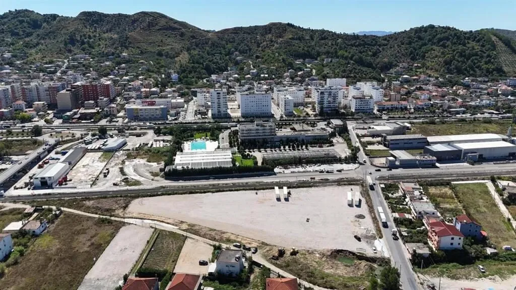 Land for sale in Vore, Vorë, 5,000 m². Photo 1 of 1