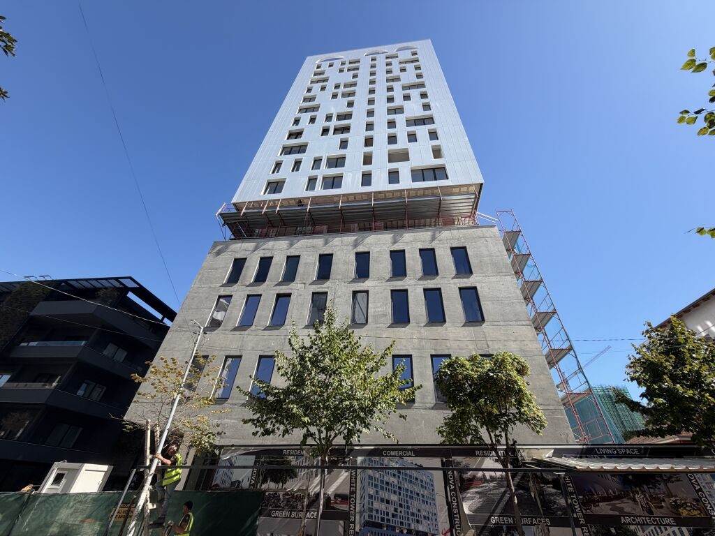 Apartament 2+1 në shitje në Komuna e Parisit, Tiranë, 121 m². Foto 1 nga 3