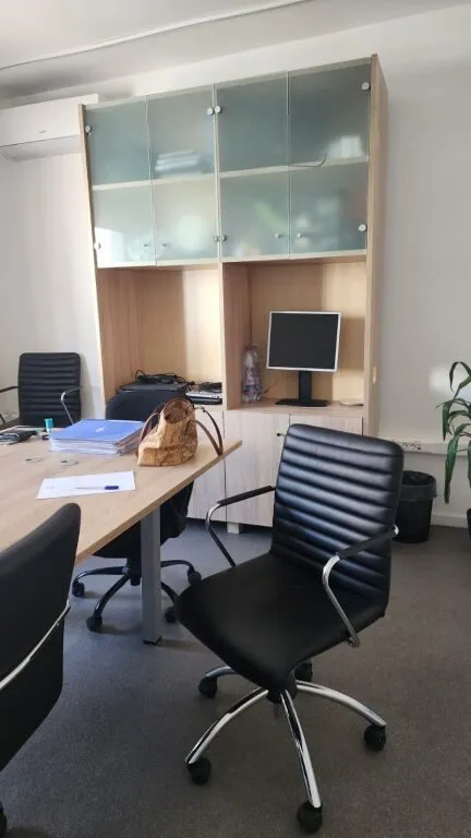 Vilë në shitje në Rruga e Kavajës, Tiranë, 281 m². Foto 1 nga 6