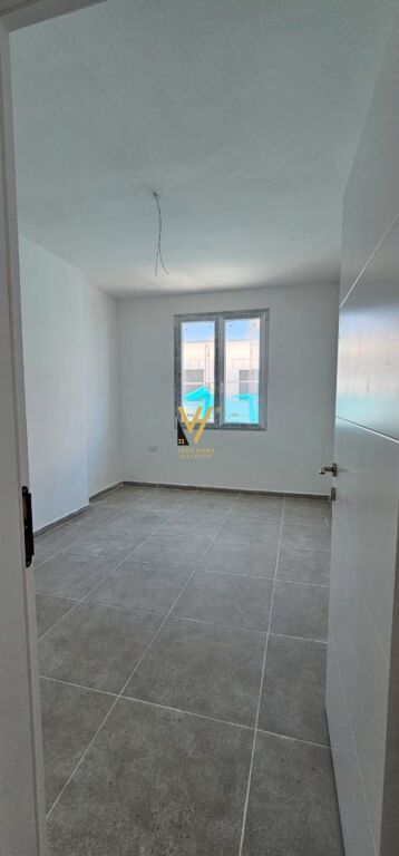 Apartment 2+1 for sale in Golem, 78 m². Photo 2 of 3