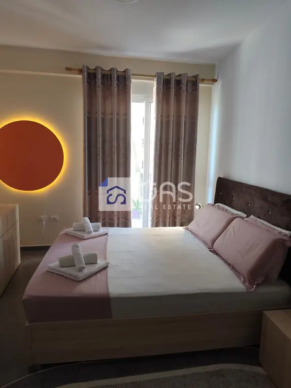Apartament 1+1 me qera në 21 Dhjetori, Tiranë, 70 m²