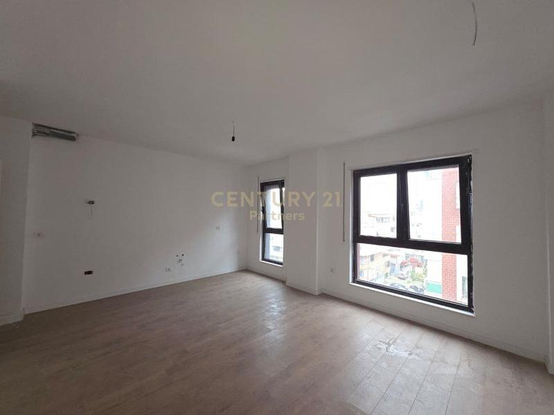 Appartamento 2+1 in vendita a Komuna e Parisit, Tirana, 106 m²