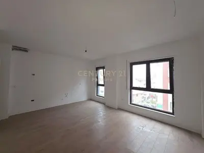 Apartament 2+1 në shitje në Komuna e Parisit, Tiranë, 106 m². Foto 1 nga 3