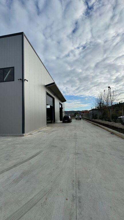 Magazinë në shitje në Prush, Tiranë, 420 m²