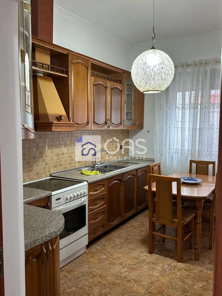 Appartamento 1+1 in affitto a Vasil Shanto, Tirana, 72 m². Foto 1 di 5