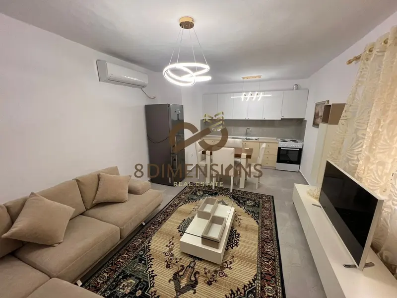 Casa indipendente 2+1 in affitto a Sheshi Skënderbej, Tirana, 120 m²