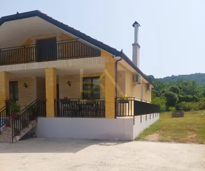 House for sale in Vorë, 160 m². Photo 2 of 12
