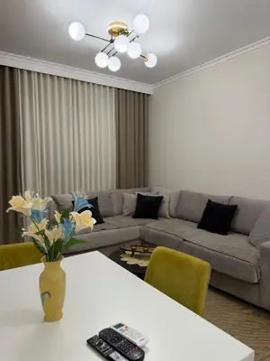 Apartament 2+1 me qera në Kompleksi Golden Park, Tiranë, 95 m². Foto 5 nga 8