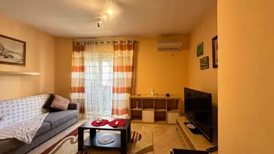 Apartament 1+1 me qera në Pazari i Ri, Tiranë, 68 m². Foto 4 nga 10