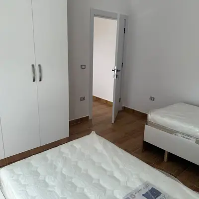 Apartament 3+1 me qera në Materniteti i Ri, Tiranë, 95 m². Foto 3 nga 5