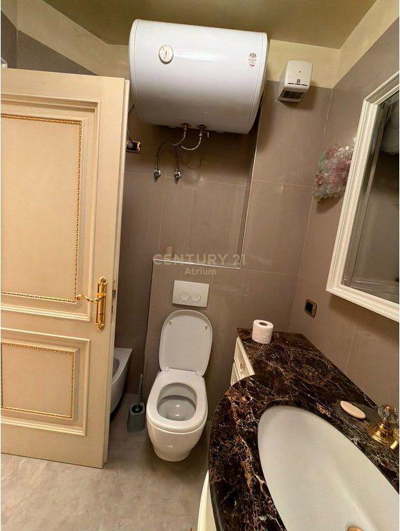 Monolocale in affitto a Shkolla e Kuqe, Tirana, 83 m²