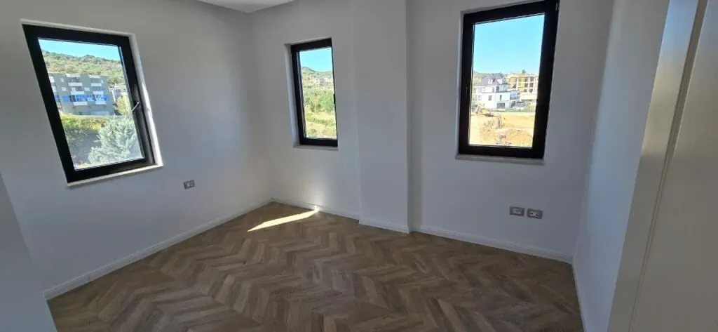Villa for sale in TEG, Tirana, 331 m². Photo 1 of 12