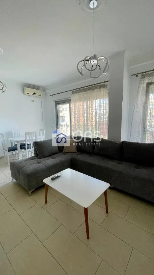Apartament 1+1 me qera në Myslym Shyri, Tiranë, 70 m². Foto 1 nga 5