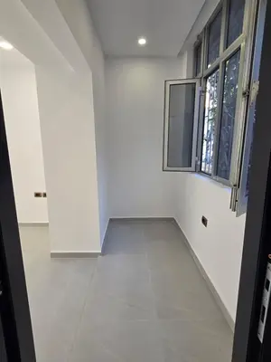 Shop for sale in Bulevardi Bajram Curri, Tirana, 52 m². Photo 3 of 4