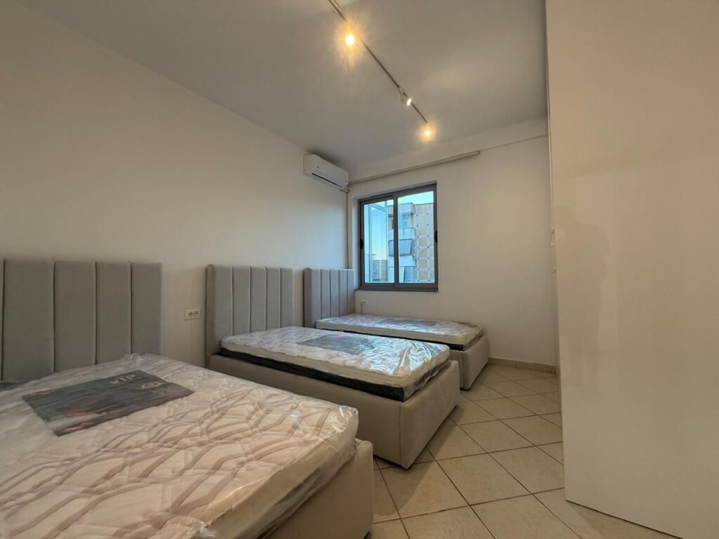 Appartamento 2+1 in affitto ad Astir, Tirana, 100 m². Foto 1 di 3