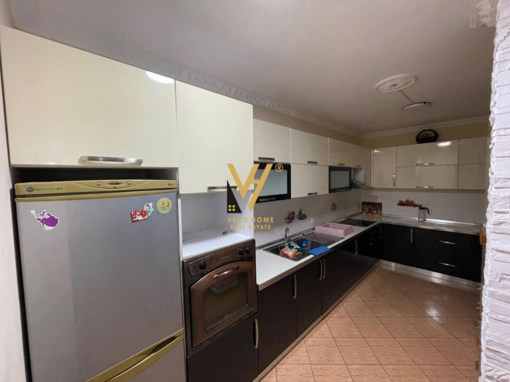 Apartament 2+1 me qera në Rruga 5 Maji, Tiranë, 105 m². Foto 3 nga 3