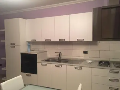 Appartamento 2+1 in affitto ad Instituti Harry T. Fultz, Tirana, 90 m². Foto 2 di 3