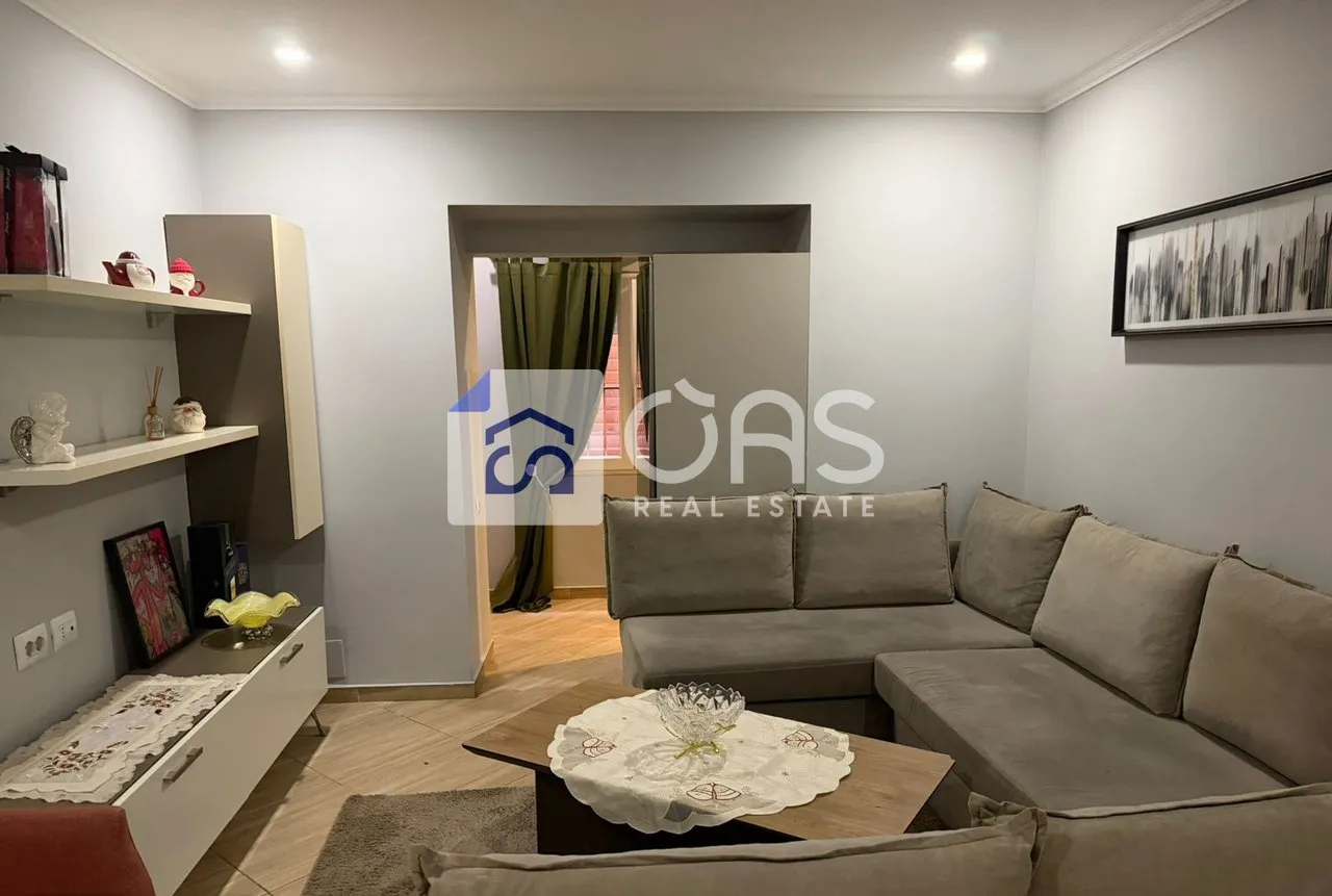 Apartament 1+1 me qera në Toptani, Tiranë, 70 m². Foto 1 nga 5