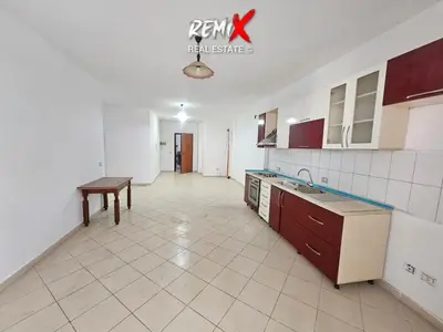 Apartament 2+1 me qera në Rruga Mujo Ulqinaku, Durrës, 120 m². Foto 2 nga 9