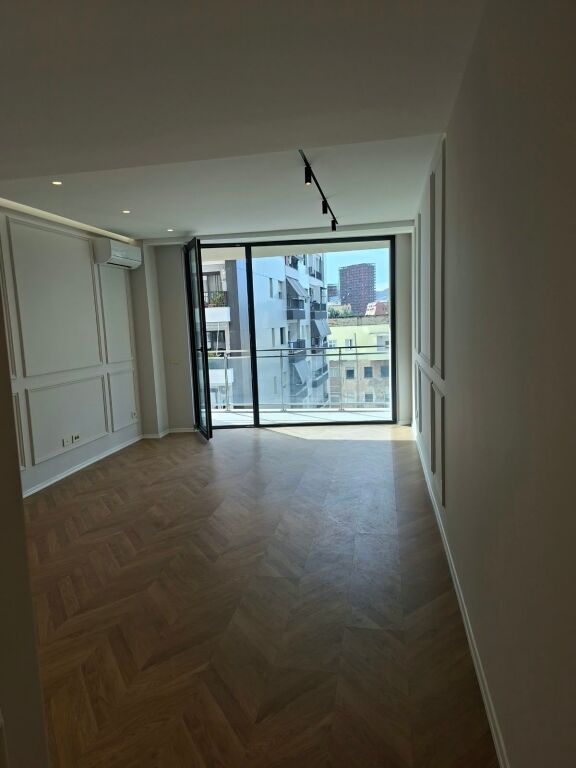 Locale commerciale in affitto a Rruga Mine Peza, Tirana, 116 m²