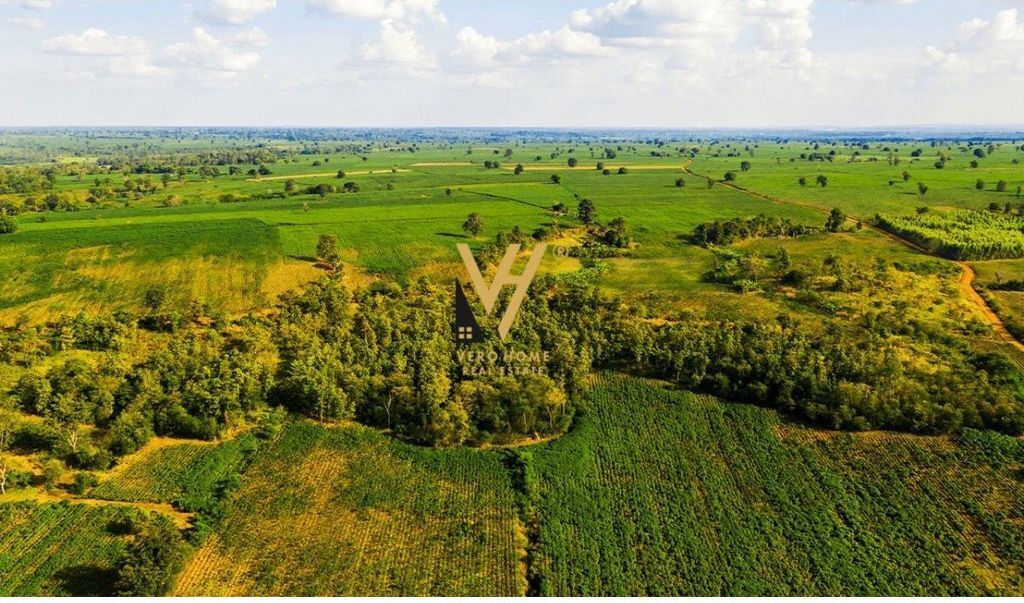 Land for sale in Ibë, Tirana, 1,000 m². Photo 1 of 1