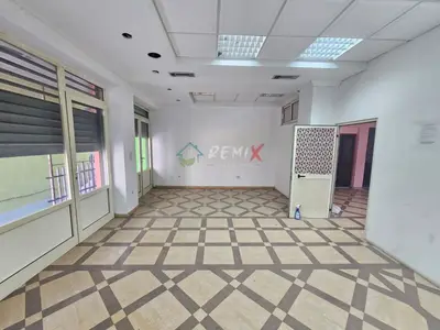 Ambient biznesi në shitje në Rruga Kristaq Boshnjaku, Durrës, 200 m². Foto 1 nga 8