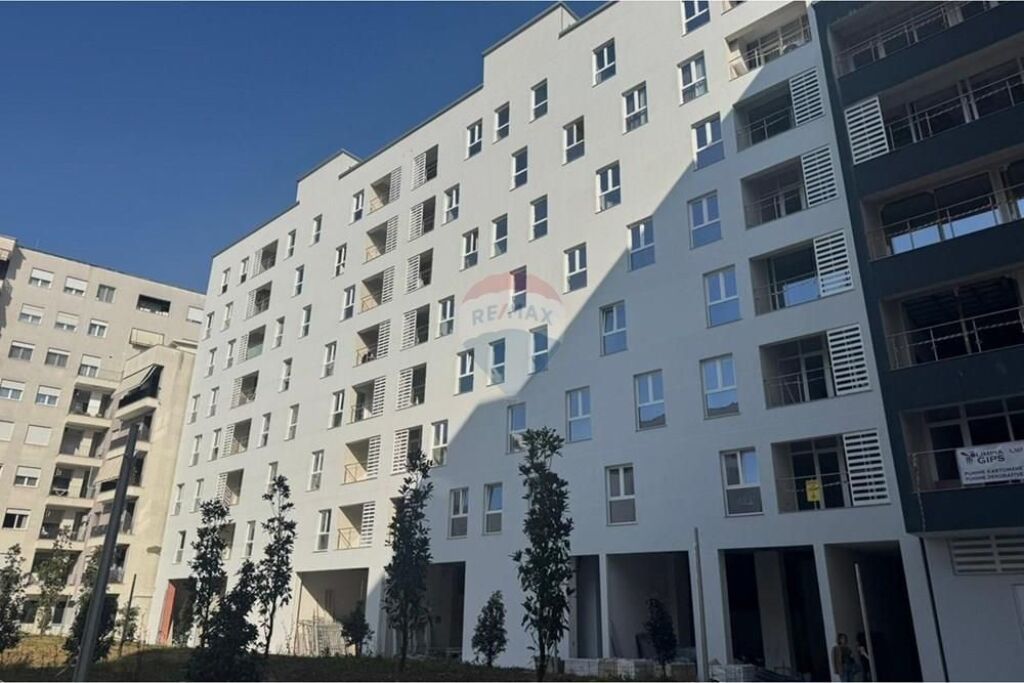 Apartment for sale in Komuna e Parisit, Tirana, 143 m². Photo 2 of 3