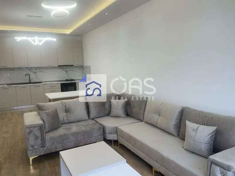 Appartamento 2+1 in affitto a Paskuqan, Kamza, 130 m²