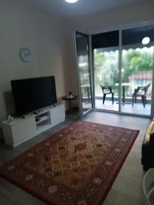 Apartament 1+1 me qera në Lungomare, Vlorë, 70 m². Foto 1 nga 10