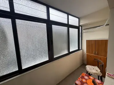 Appartamento 1+1 in affitto a Rruga e Dibrës, Tirana, 70 m². Foto 3 di 6